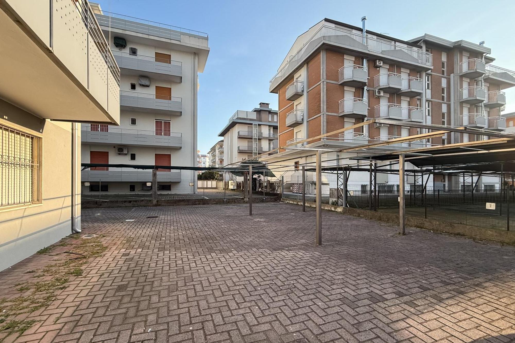 Apartment Family Apartments-nobili 17-carraro Immobiliare